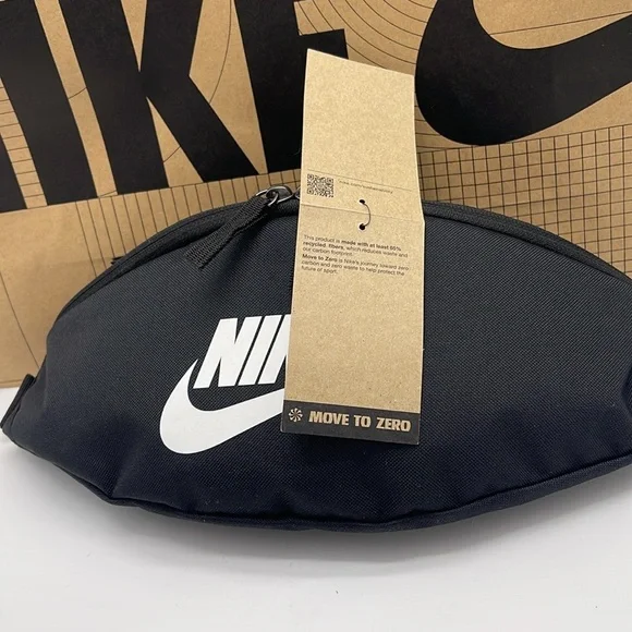 Nike Black Belt Bag Nike Heritage Waistpack (3L) & Fanny Pack
Black 
NWT - Picture 5 of 16